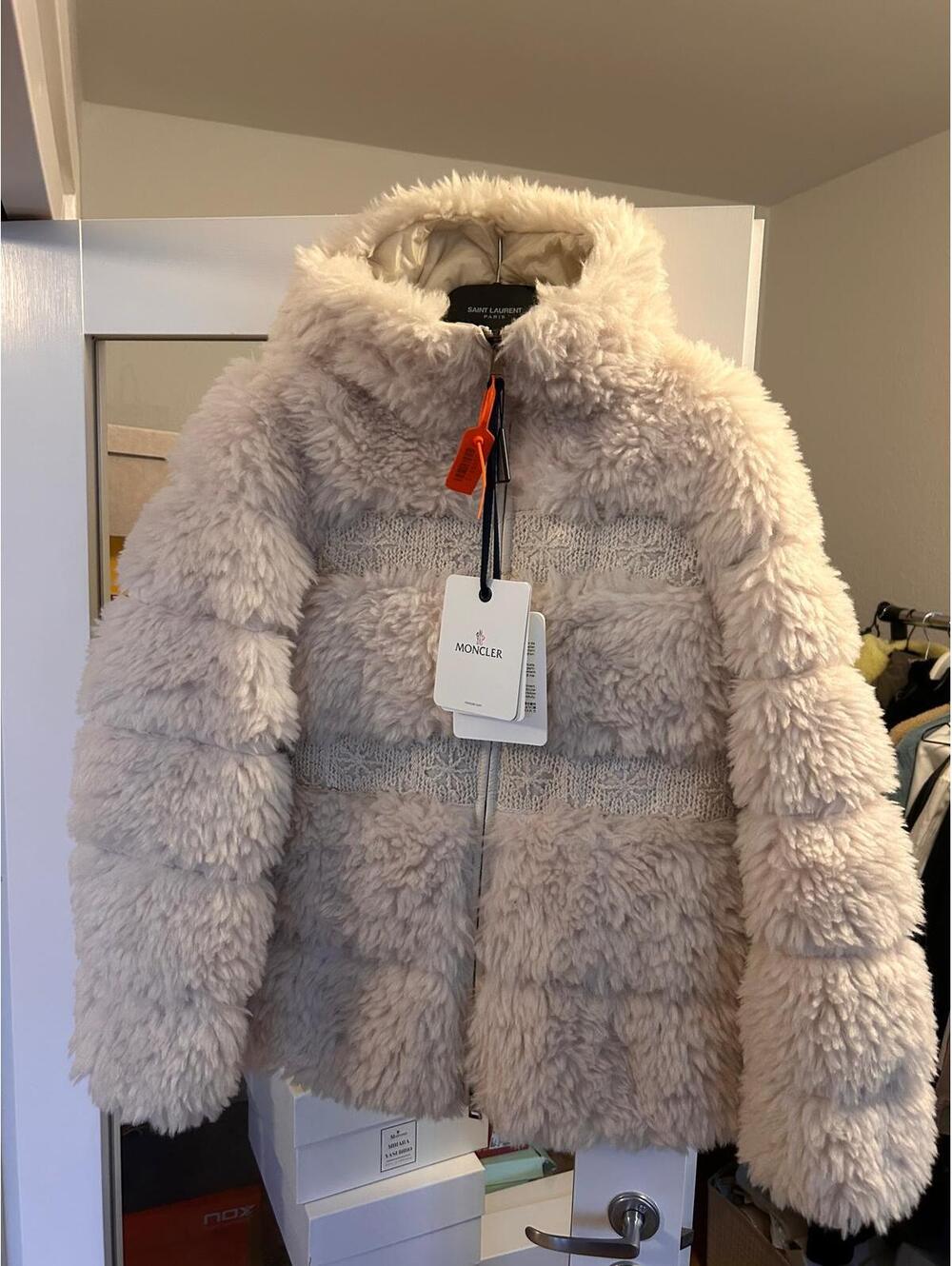 Moncler Verie Teddy Hooded Short Down Jacket White Ivory